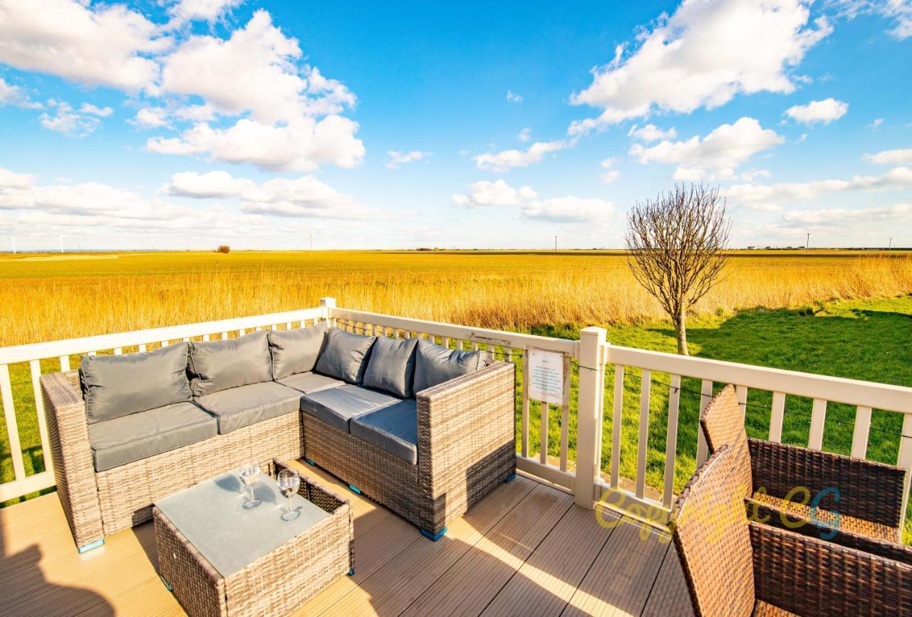 Sea 'N' Stars Platinum Plus Holiday Home With Views, Free Wifi And Netflix Camber Exteriér fotografie