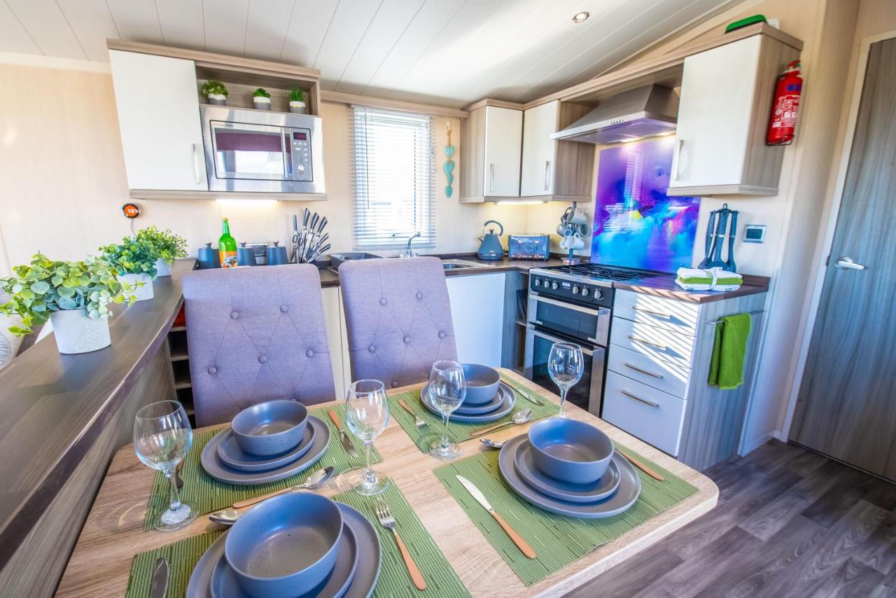 Sea 'N' Stars Platinum Plus Holiday Home With Views, Free Wifi And Netflix Camber Exteriér fotografie
